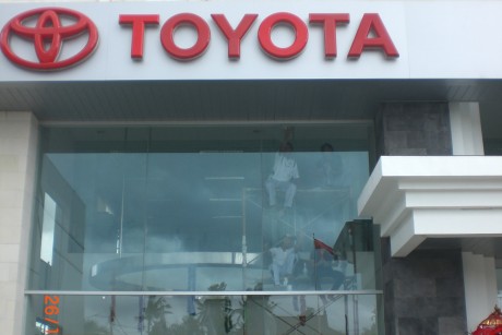 Showroom AUTO2000 Sanur